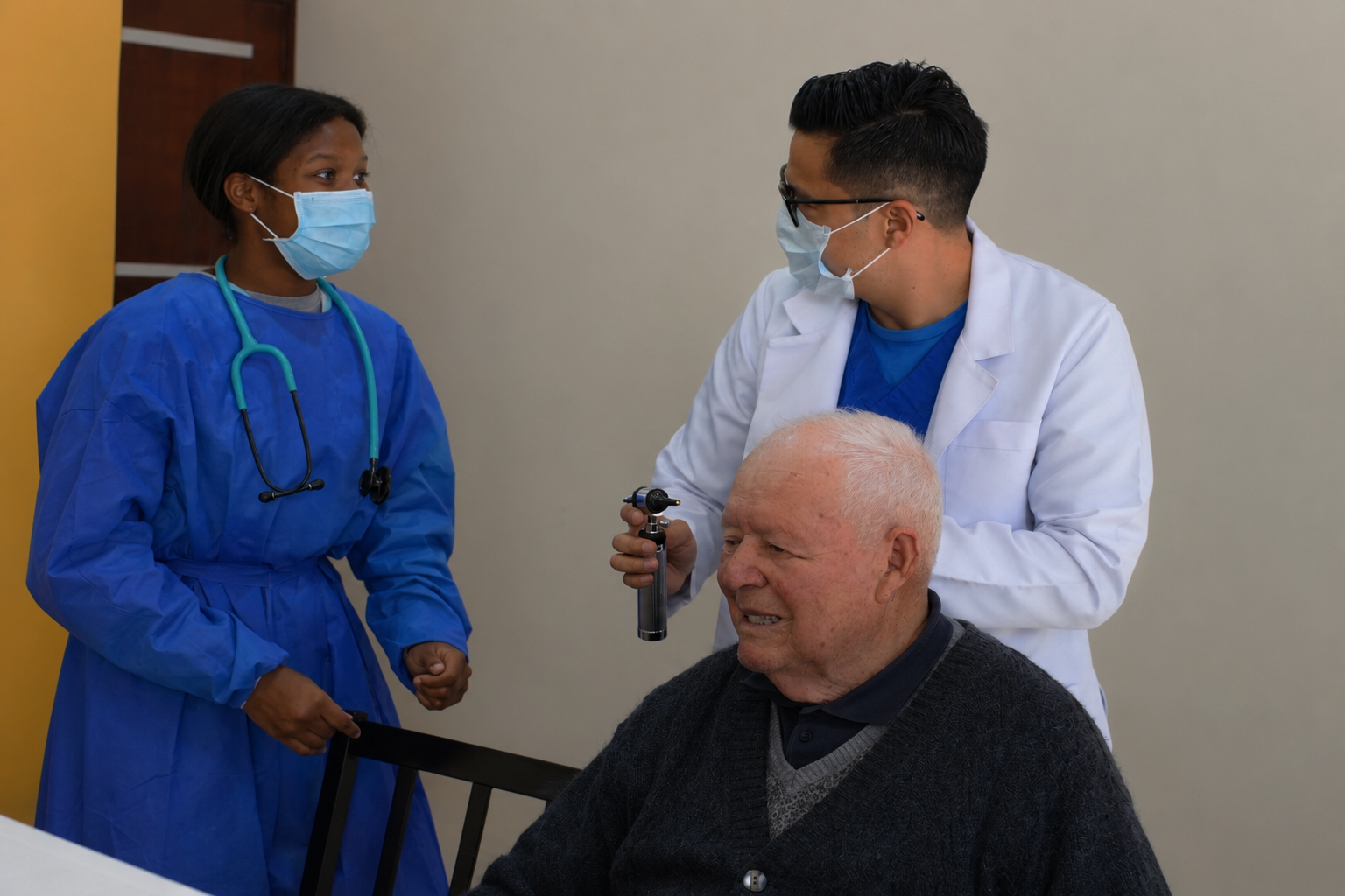 General Medicine station during a MEDLIFE mobile clinic