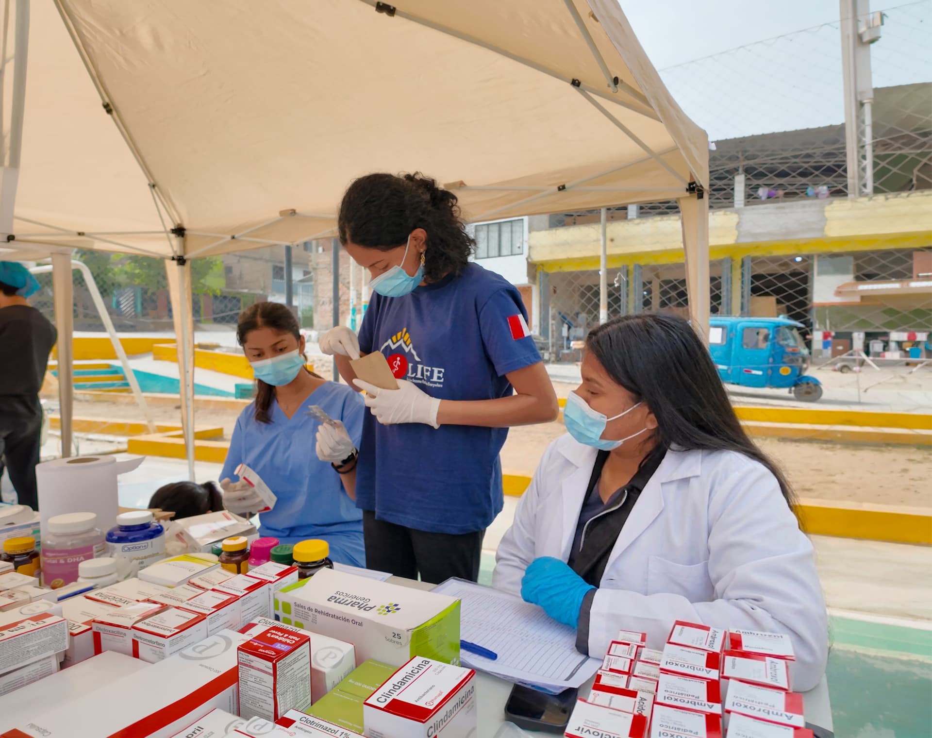 Pharmacy station during a MEDLIFE mobile clinic