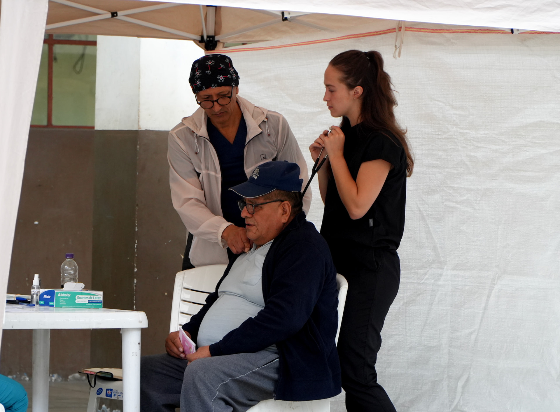 General Medicine station during a MEDLIFE mobile clinic