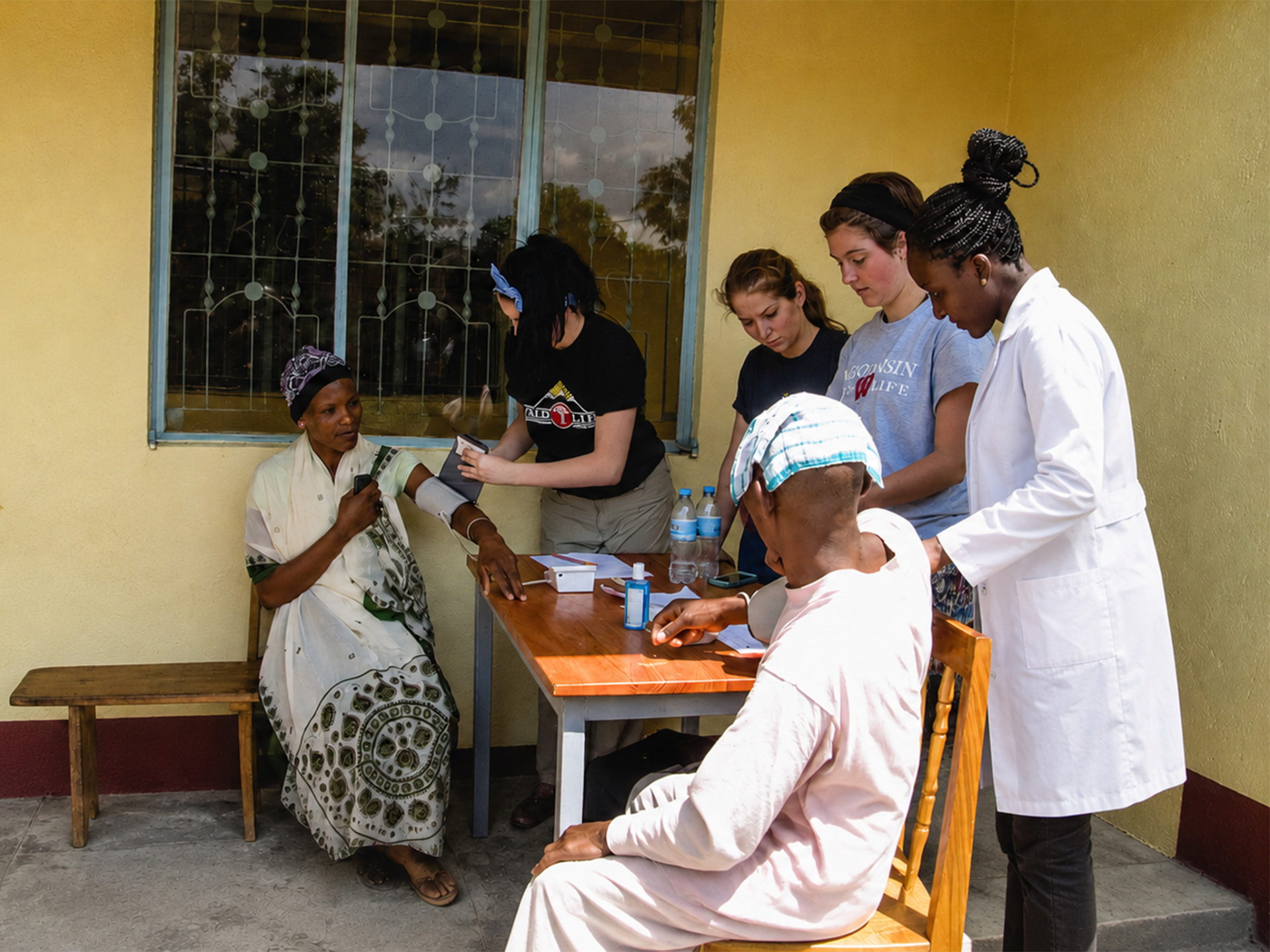 General Medicine station during a MEDLIFE mobile clinic